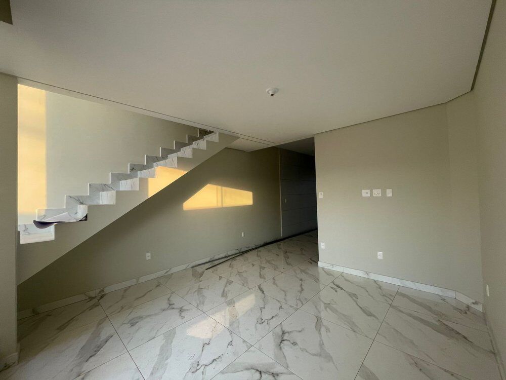 Casa à venda com 3 quartos, 120m² - Foto 4