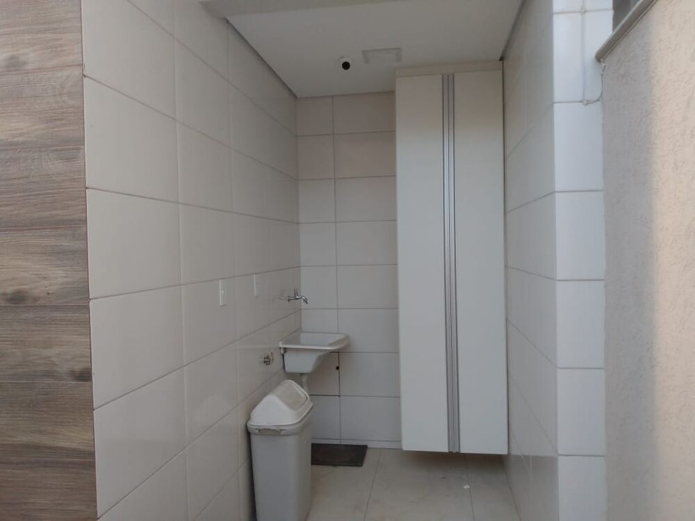 Casa à venda com 3 quartos, 170m² - Foto 3