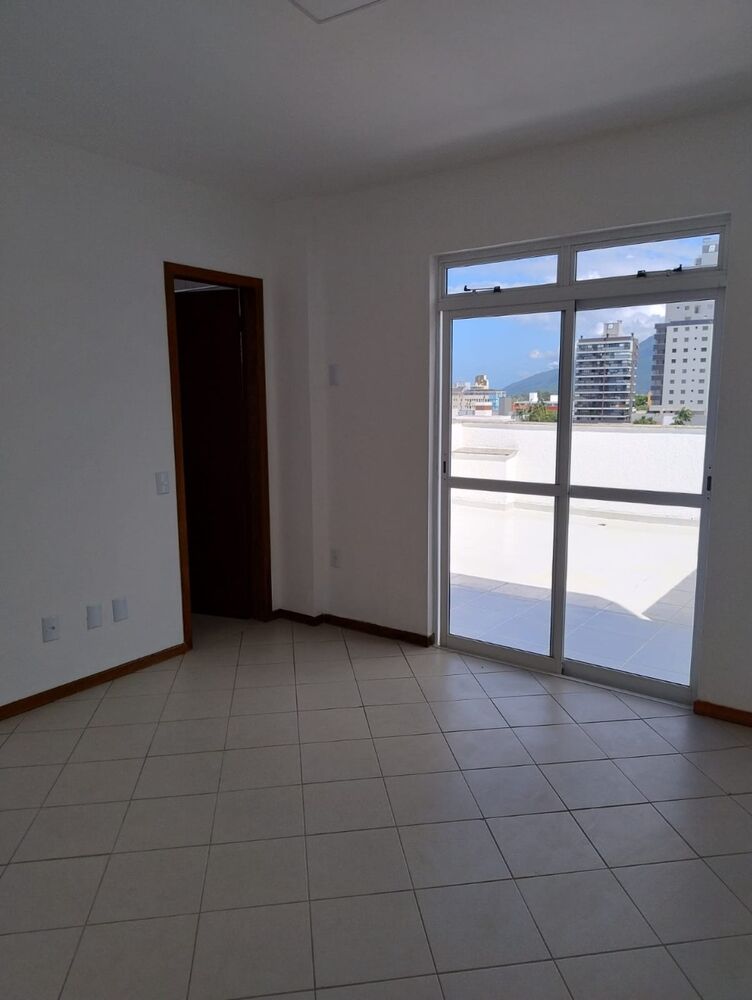 Apartamento à venda com 3 quartos, 130m² - Foto 4