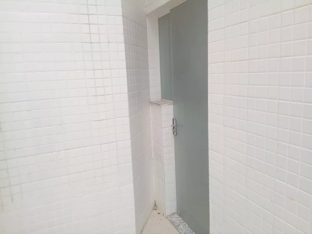 Apartamento à venda com 3 quartos, 160m² - Foto 2