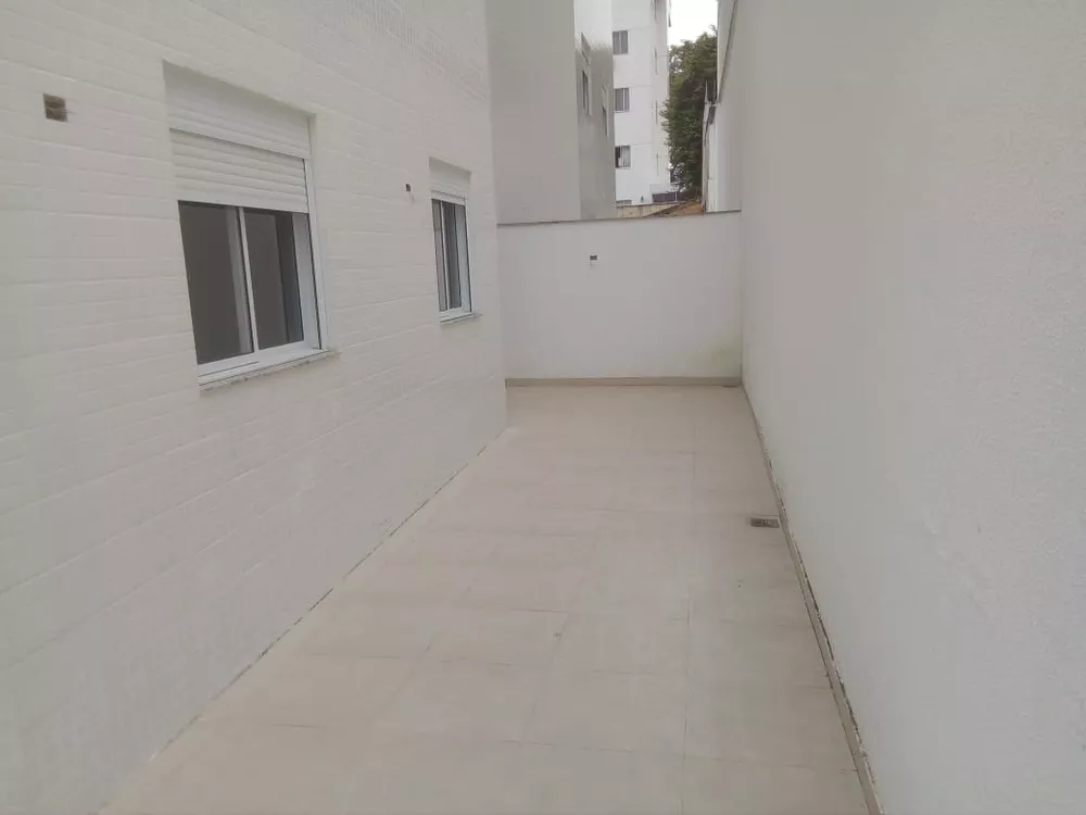 Apartamento à venda com 3 quartos, 160m² - Foto 4