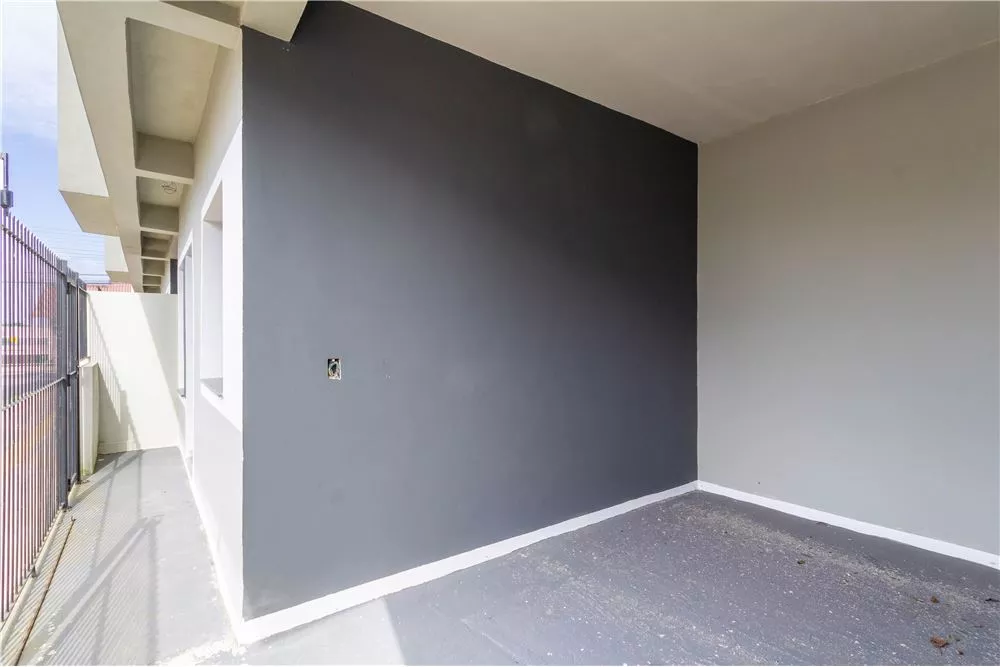 Apartamento à venda com 2 quartos, 77m² - Foto 3