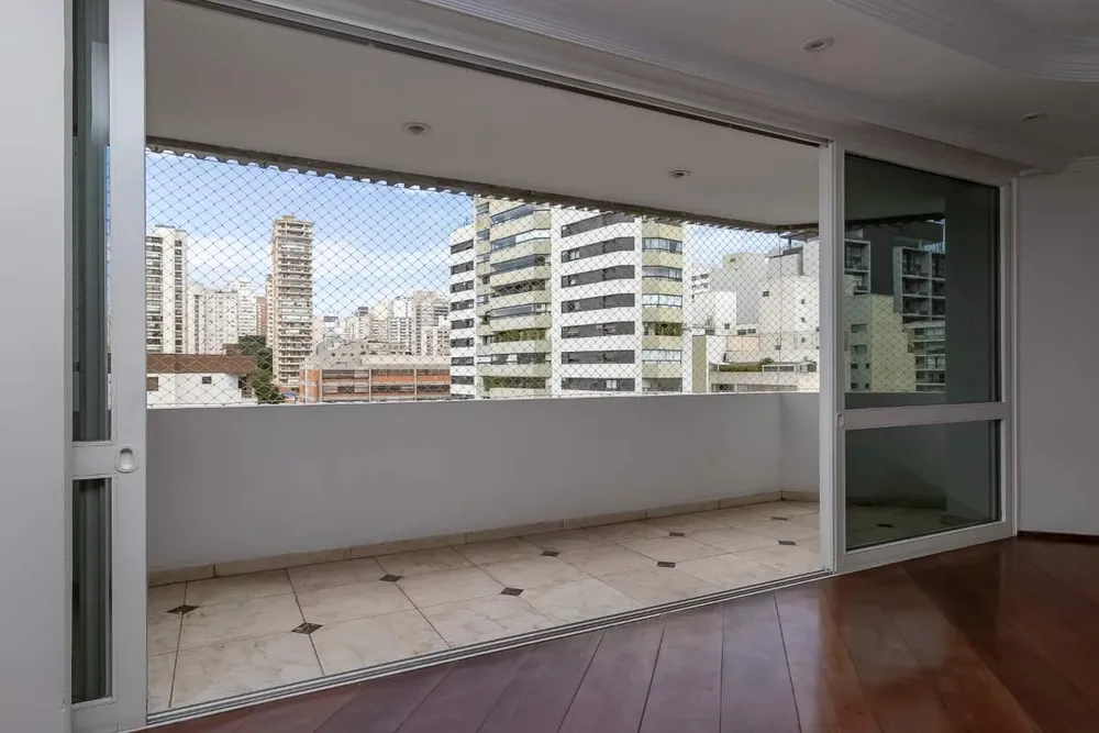 Apartamento, 3 quartos, 232 m² - Foto 2