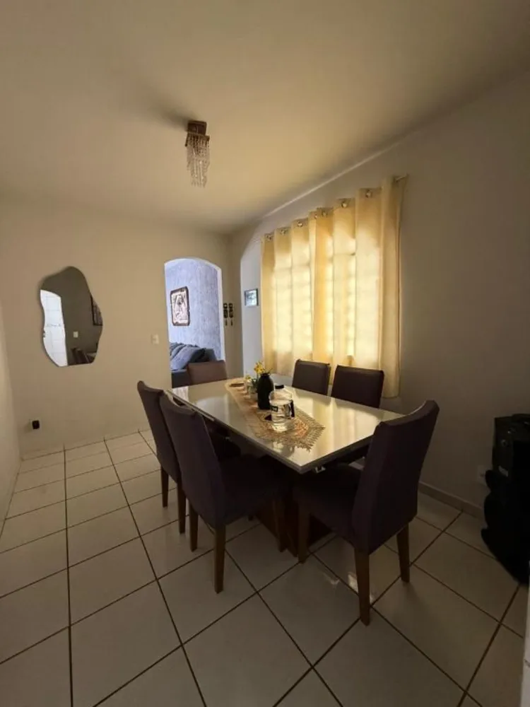 Casa, 2 quartos, 200 m² - Foto 1