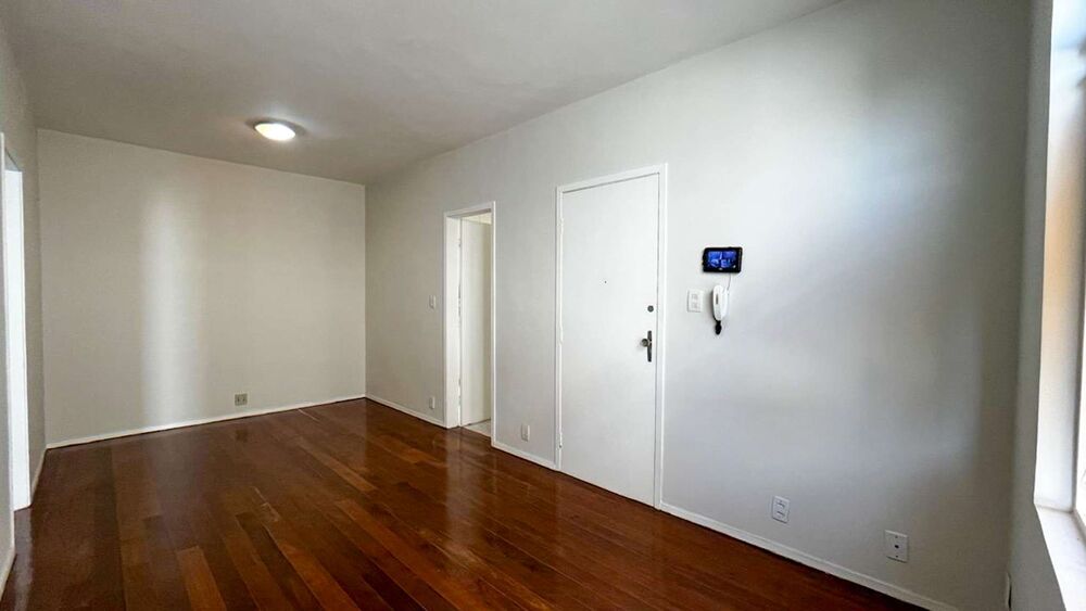Apartamento à venda com 3 quartos, 95m² - Foto 2