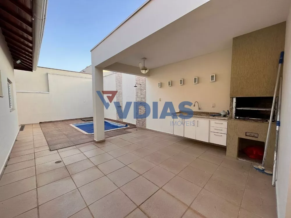 Casa de Condomínio para alugar com 3 quartos, 300m² - Foto 9