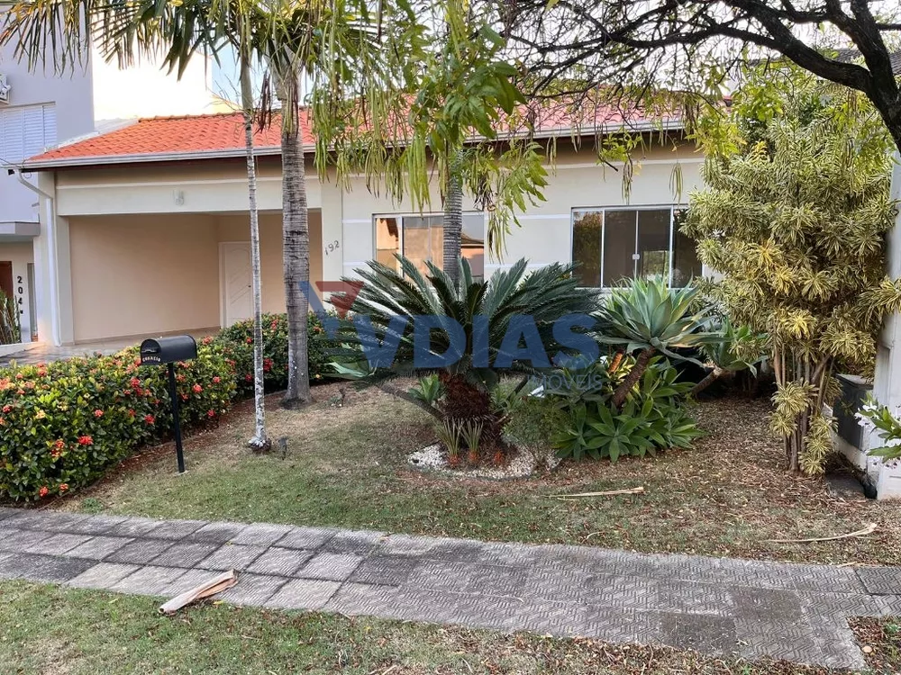 Casa de Condomínio para alugar com 3 quartos, 300m² - Foto 3