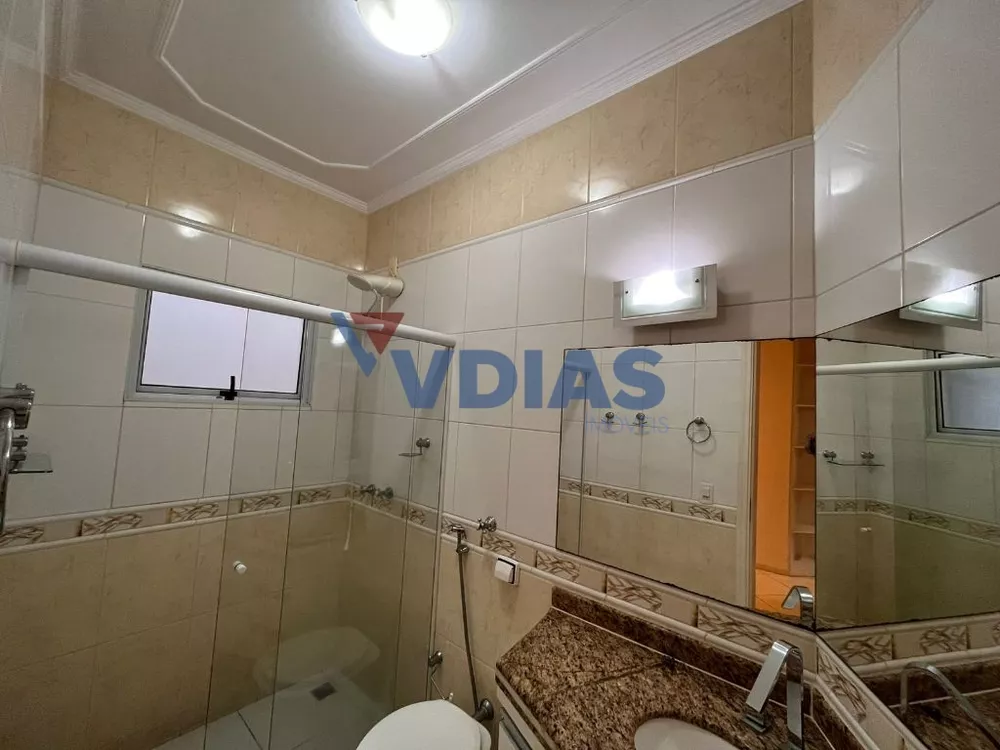 Casa de Condomínio para alugar com 3 quartos, 300m² - Foto 12