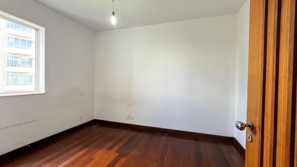 Apartamento à venda com 4 quartos, 182m² - Foto 13