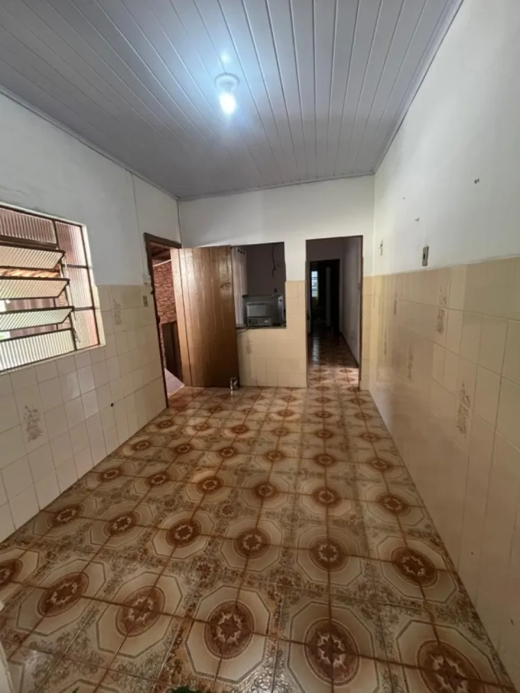 Casa, 4 quartos, 180 m² - Foto 4