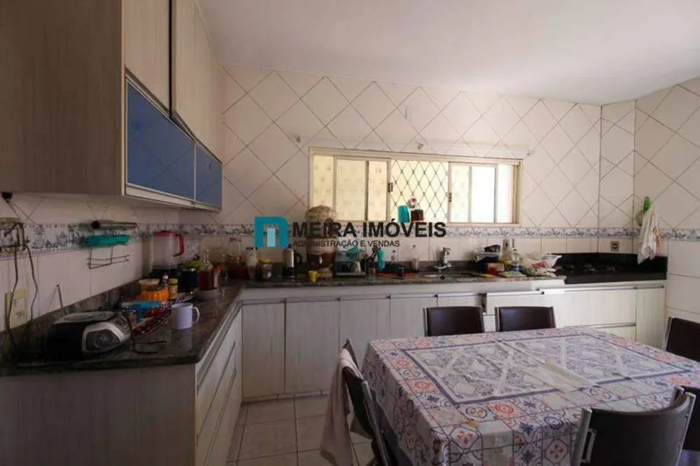 Casa, 5 quartos, 260 m² - Foto 1