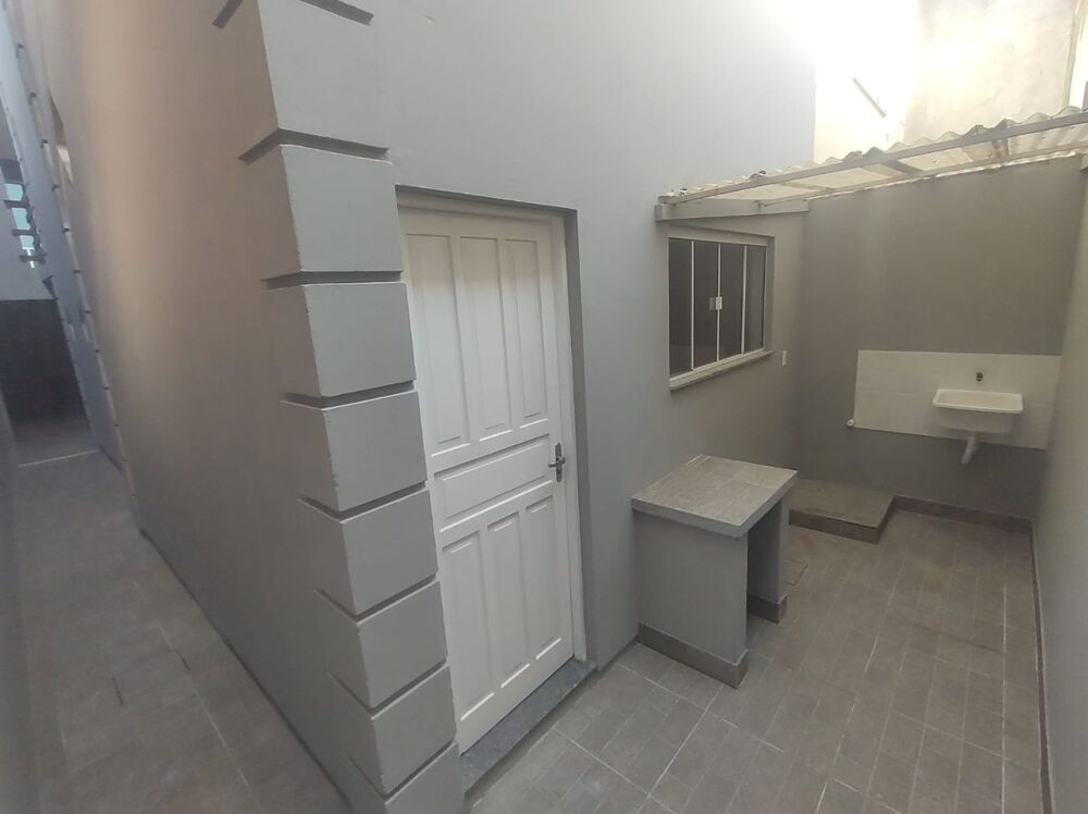 Casa à venda com 2 quartos, 80m² - Foto 12