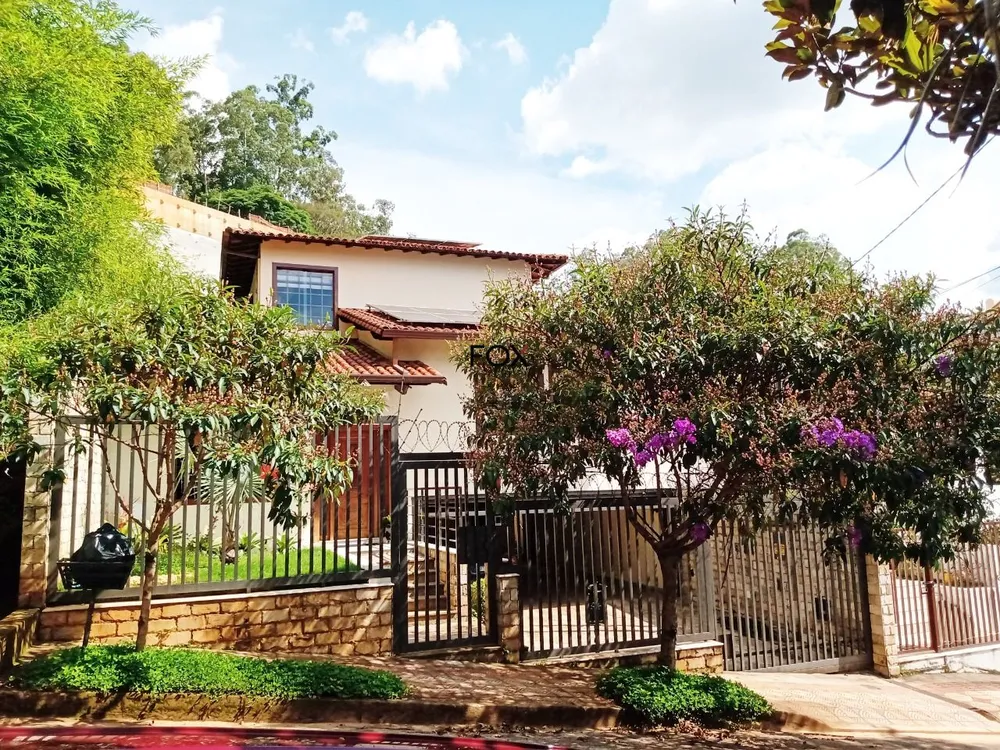 Casa, 6 quartos, 316 m² - Foto 1
