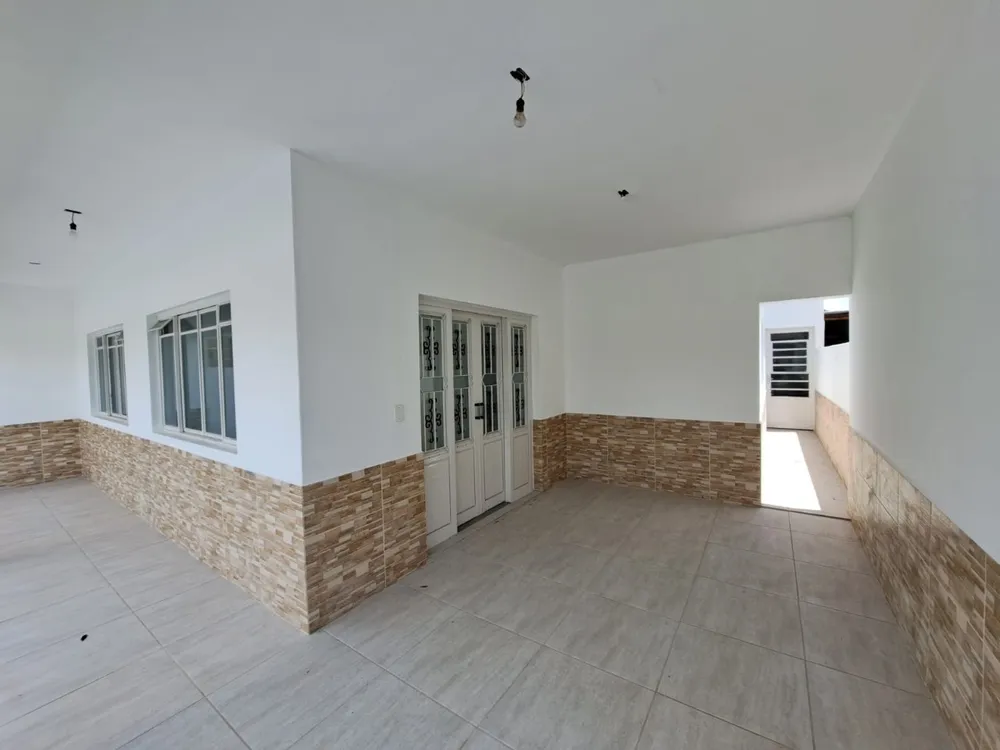 Casa, 3 quartos, 200 m² - Foto 1