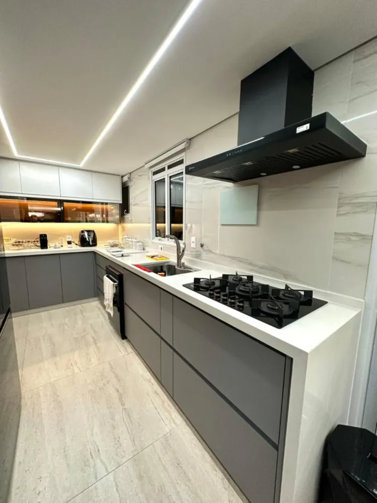 Apartamento, 3 quartos, 196 m² - Foto 2