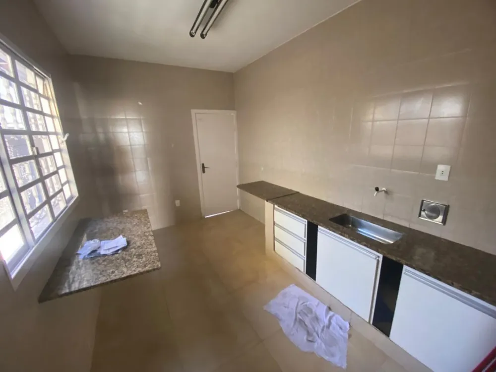 Casa, 5 quartos, 300 m² - Foto 4
