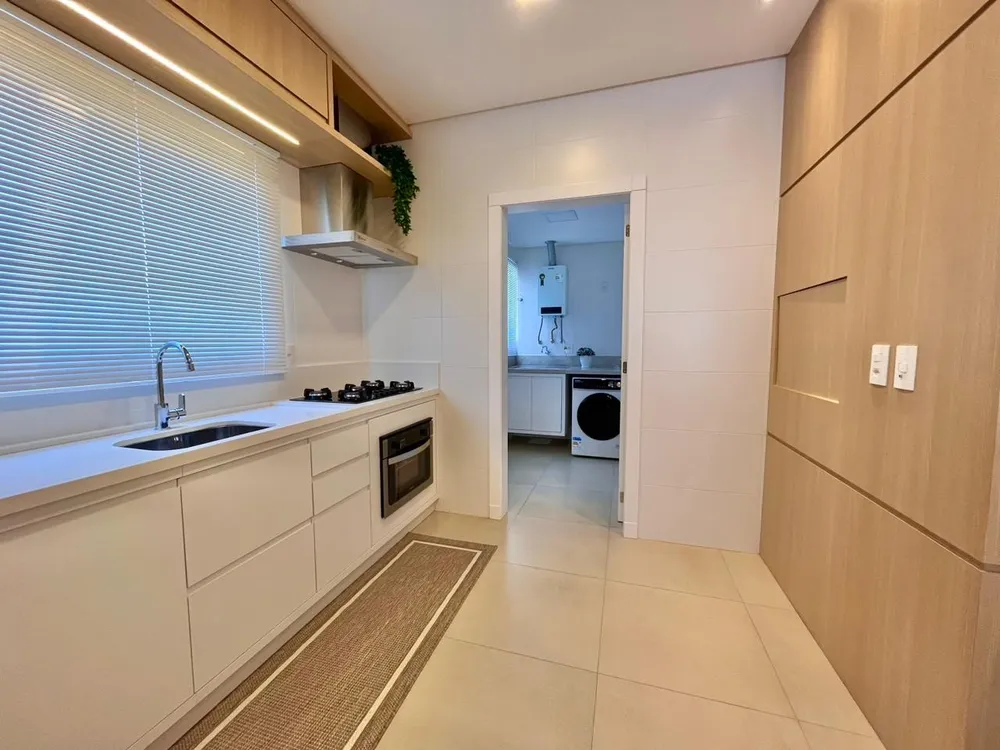 Apartamento, 3 quartos, 218 m² - Foto 2