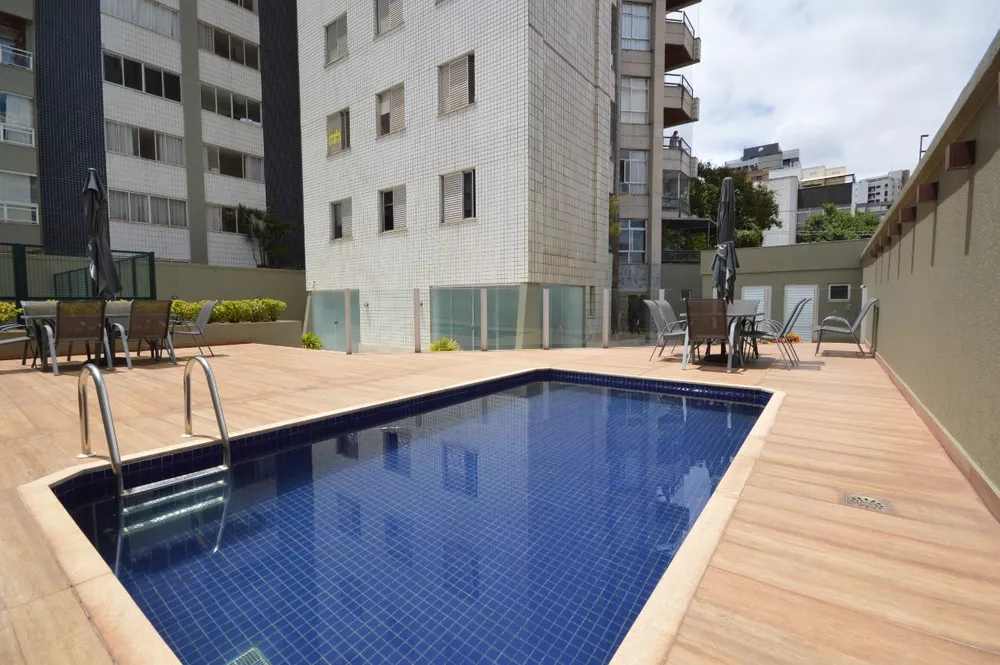 Apartamento à venda com 4 quartos, 165m² - Foto 1