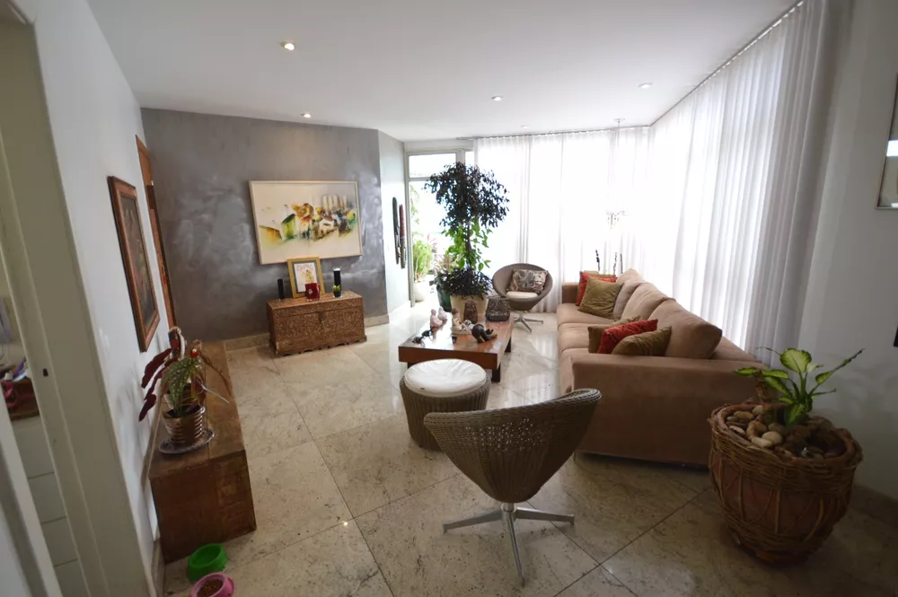 Apartamento à venda com 4 quartos, 165m² - Foto 2