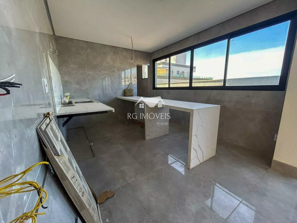 Apartamento à venda com 3 quartos, 135m² - Foto 4