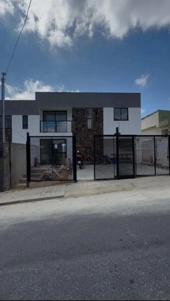Casa, 3 quartos, 181 m² - Foto 1