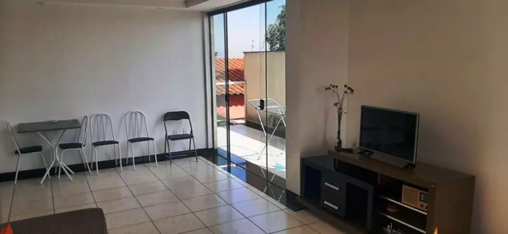 Casa à venda com 4 quartos, 365m² - Foto 2