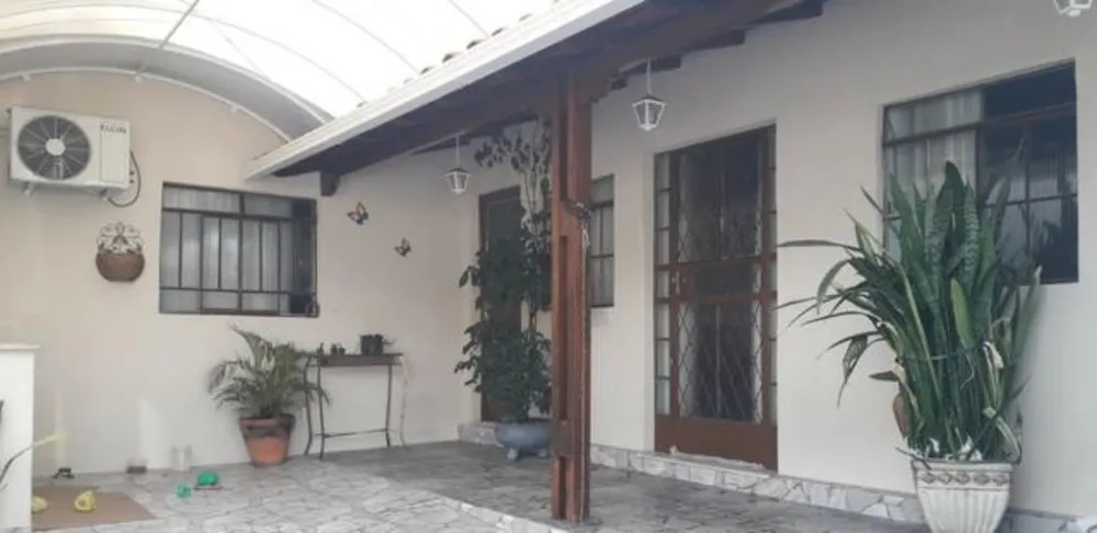 Casa, 2 quartos, 200 m² - Foto 1