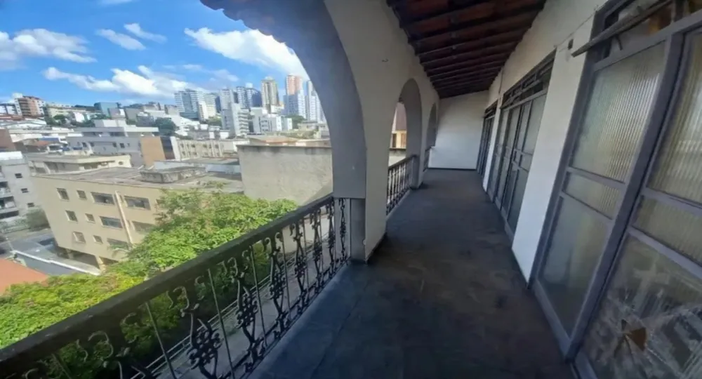Casa, 5 quartos, 360 m² - Foto 1