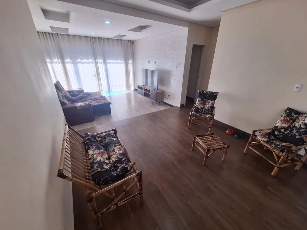 Casa, 3 quartos, 206 m² - Foto 4