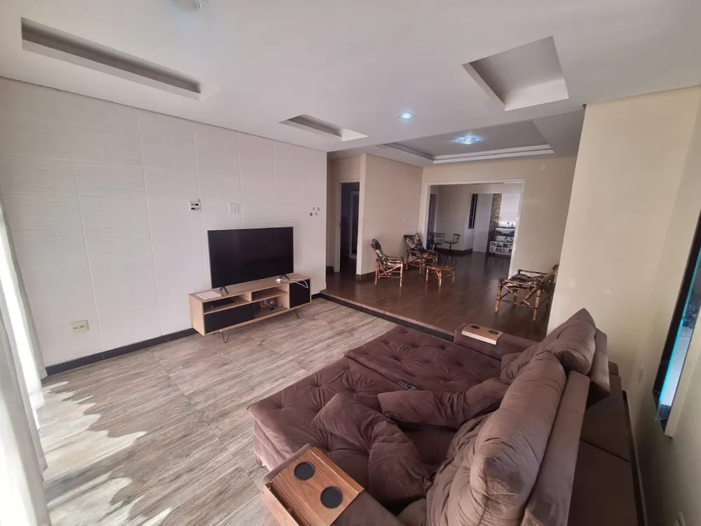 Casa, 3 quartos, 206 m² - Foto 1