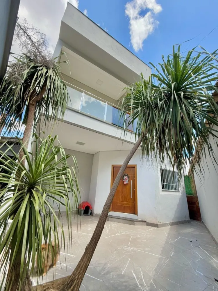 Casa, 3 quartos, 200 m² - Foto 1
