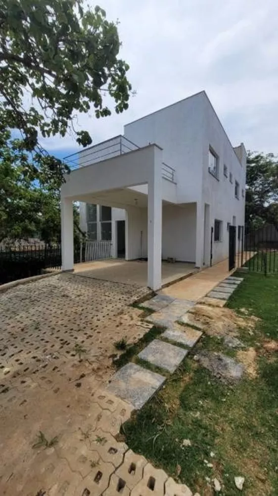 Casa de Condomínio à venda com 4 quartos, 181m² - Foto 1