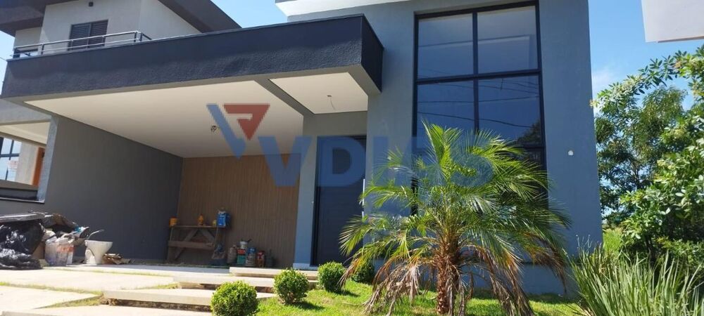 Casa de Condomínio à venda com 3 quartos, 233m² - Foto 1