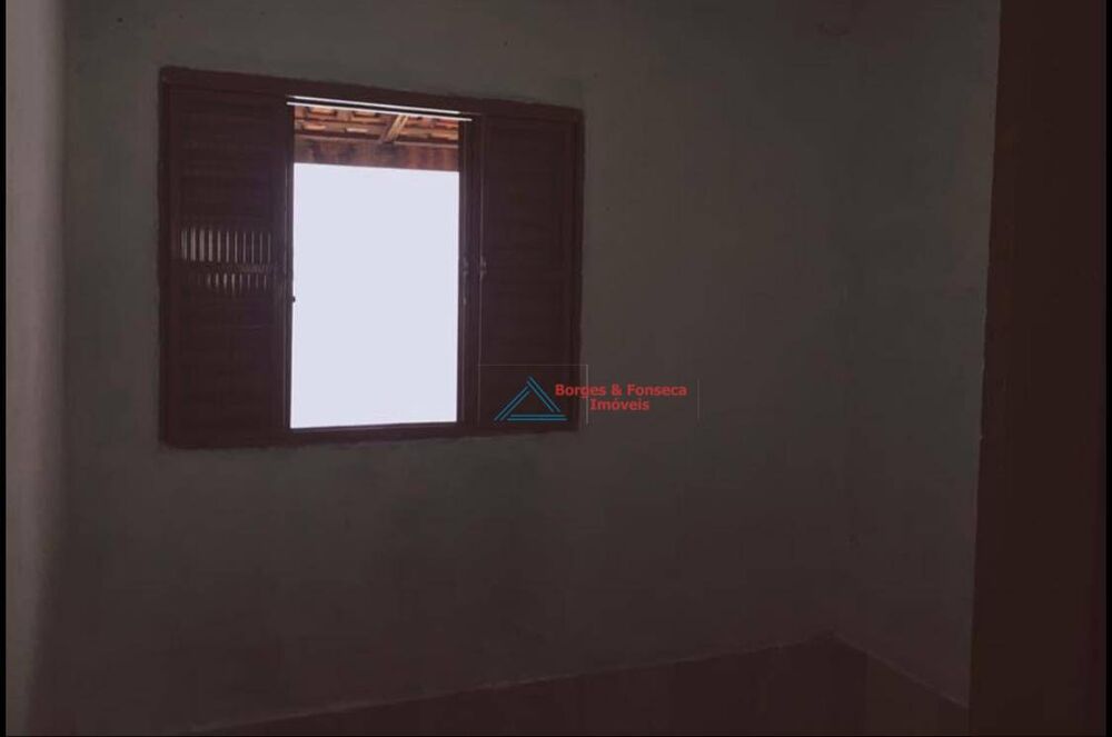Casa à venda com 4 quartos, 200m² - Foto 3