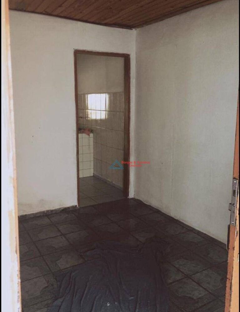 Casa à venda com 4 quartos, 200m² - Foto 4