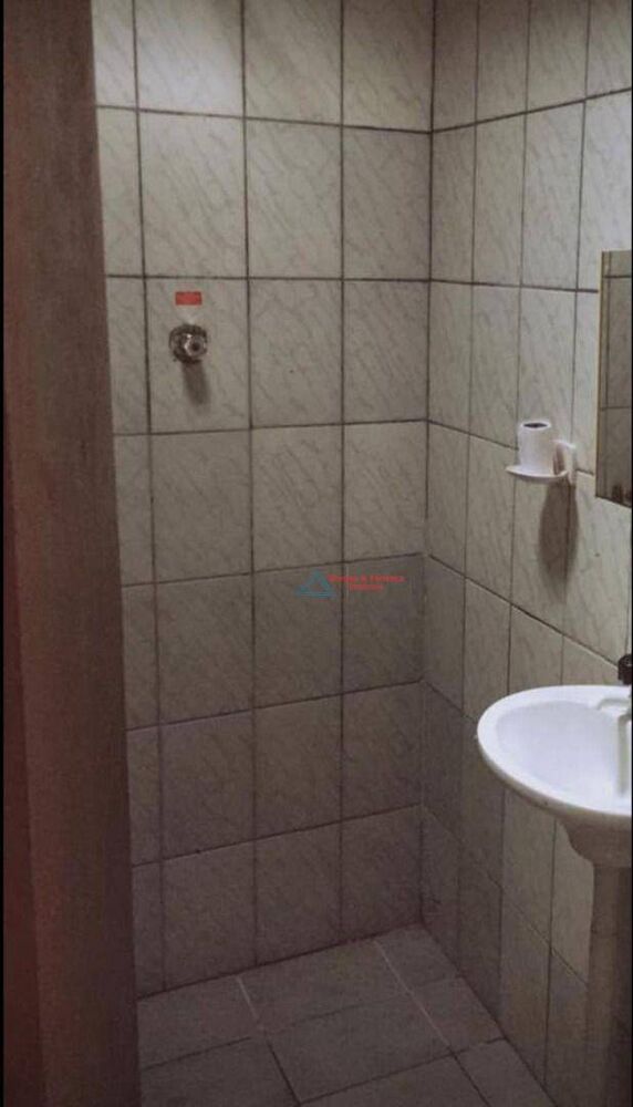 Casa à venda com 4 quartos, 200m² - Foto 1