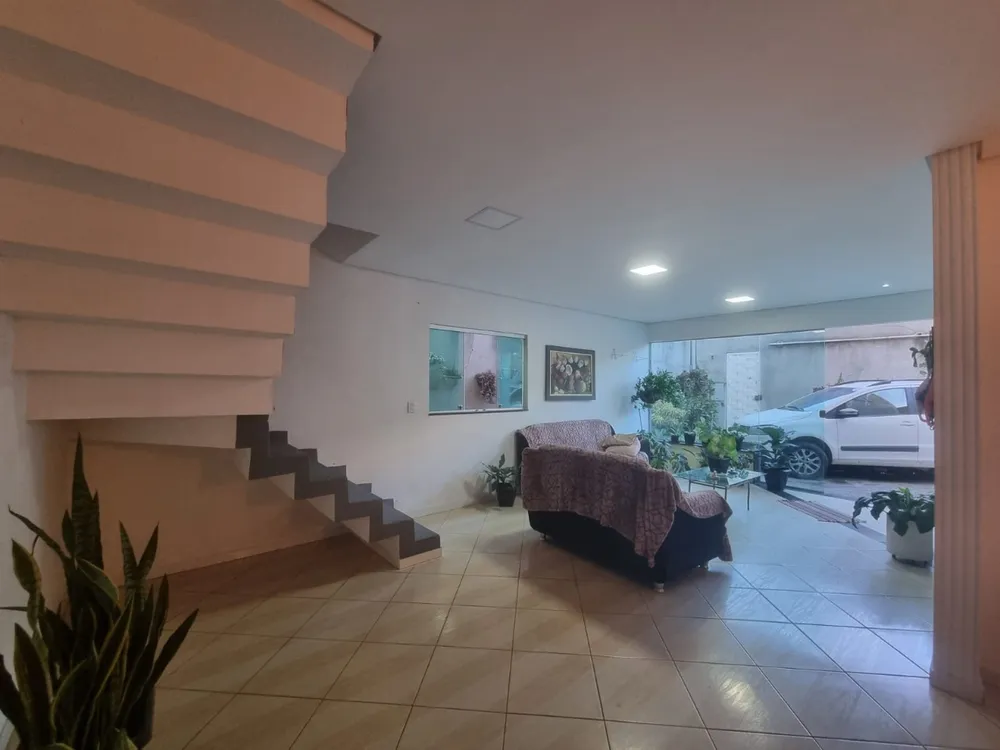 Casa, 4 quartos, 240 m² - Foto 4