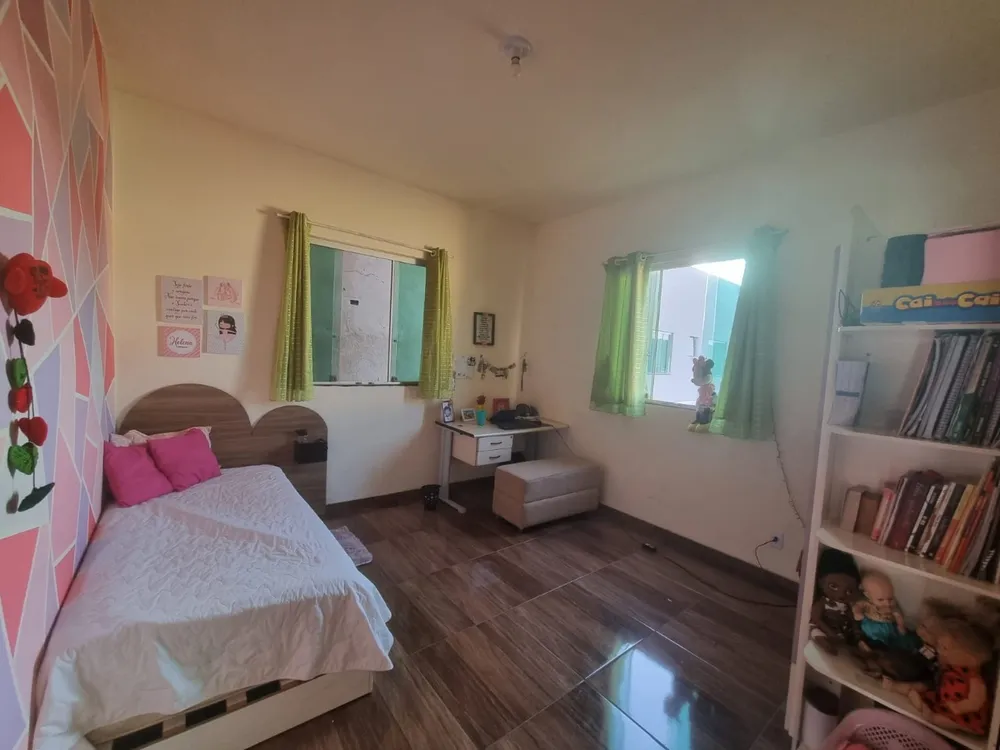 Casa, 4 quartos, 240 m² - Foto 1