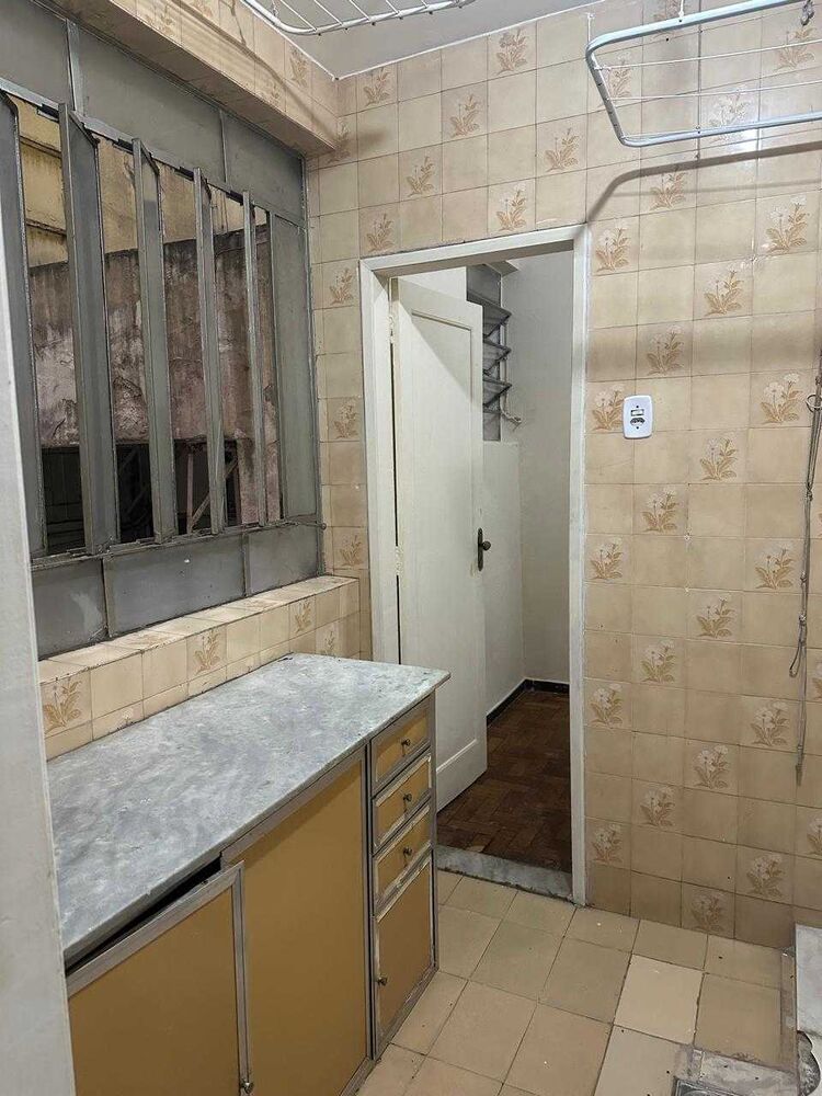Apartamento para alugar com 3 quartos, 105m² - Foto 2