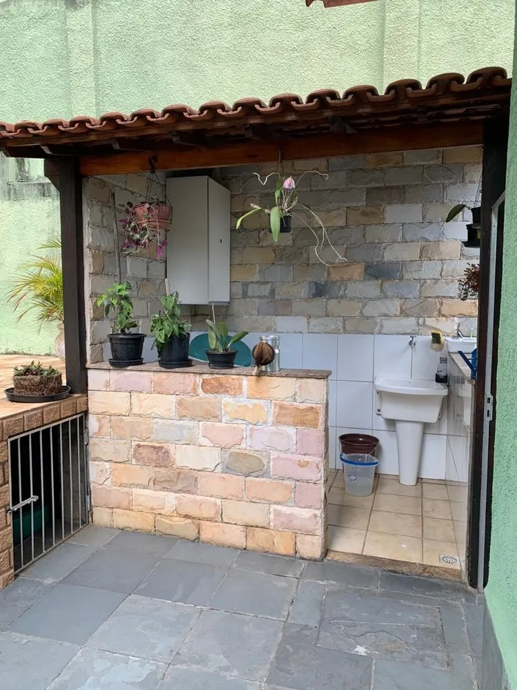 Casa, 5 quartos, 230 m² - Foto 1