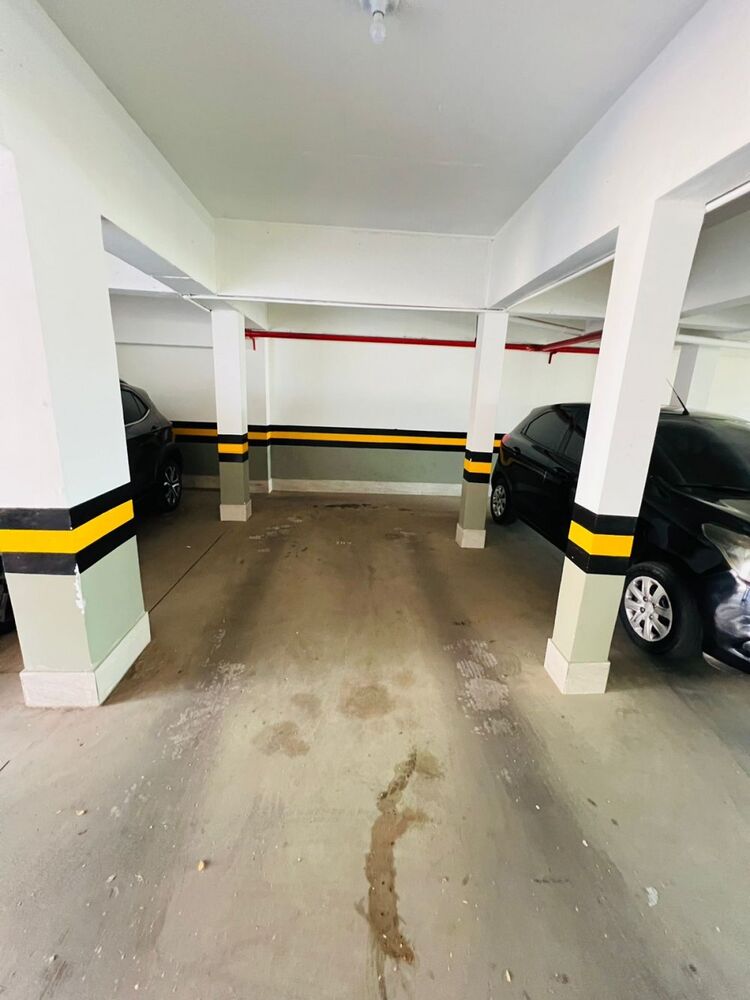 Apartamento à venda com 2 quartos, 100m² - Foto 2