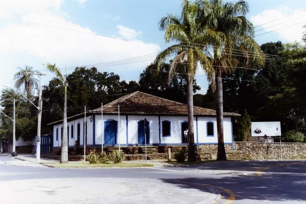 Casa à venda com 2 quartos, 120m² - Foto 2
