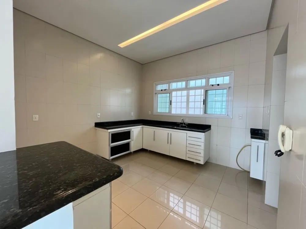 Casa, 3 quartos, 180 m² - Foto 3