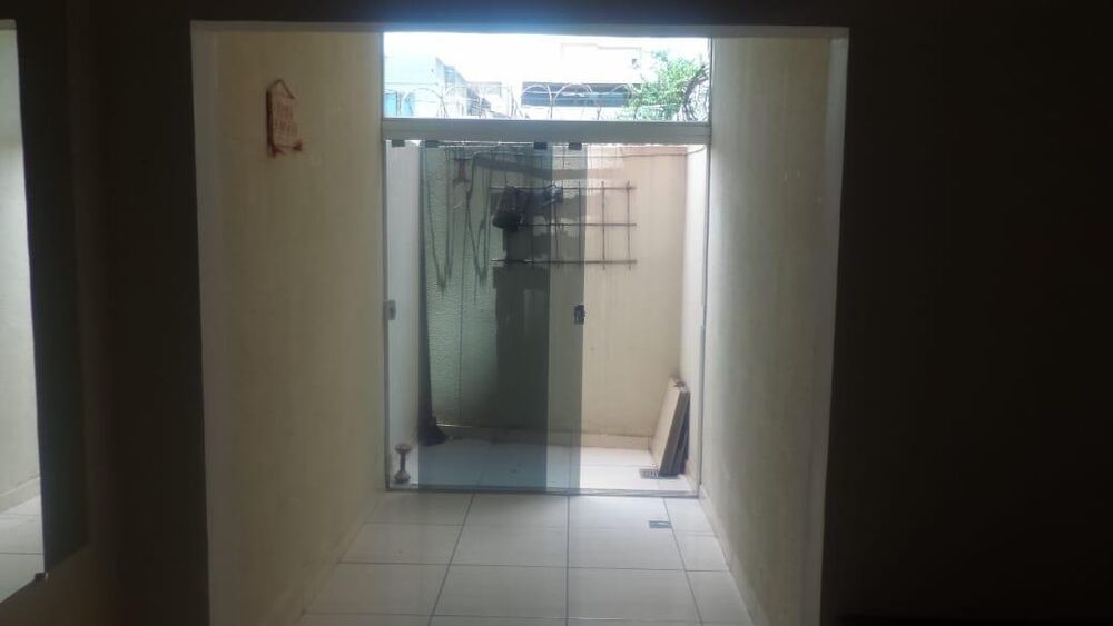 Apartamento à venda com 2 quartos, 68m² - Foto 2