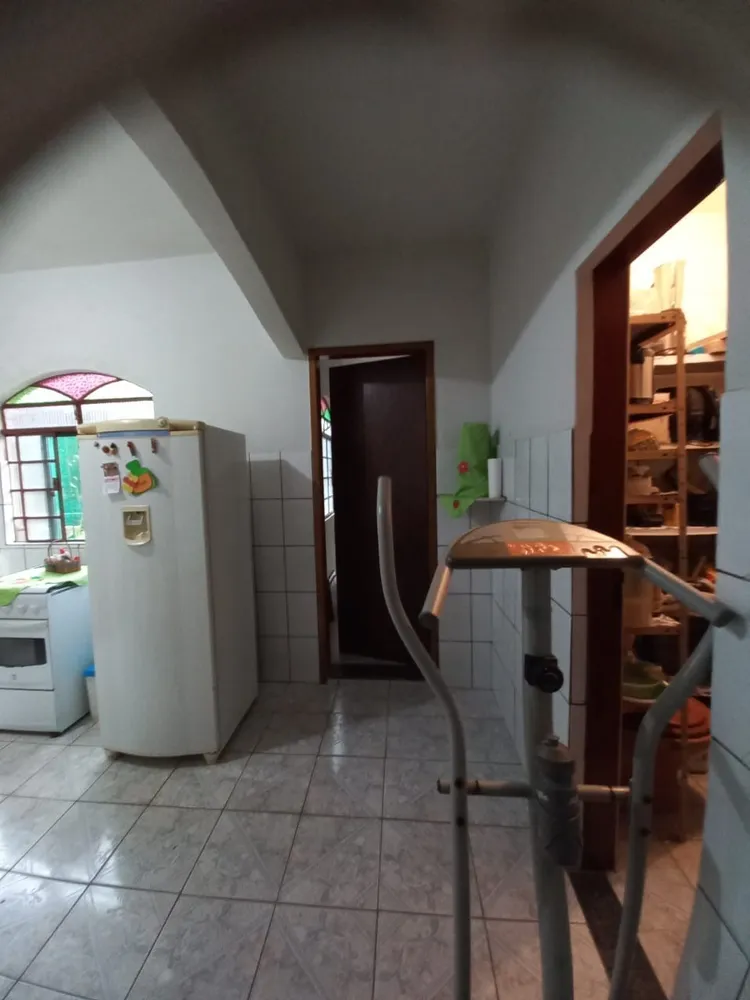 Casa, 4 quartos, 302 m² - Foto 2