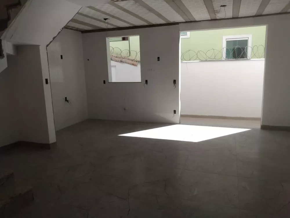 Casa à venda com 3 quartos, 88m² - Foto 3