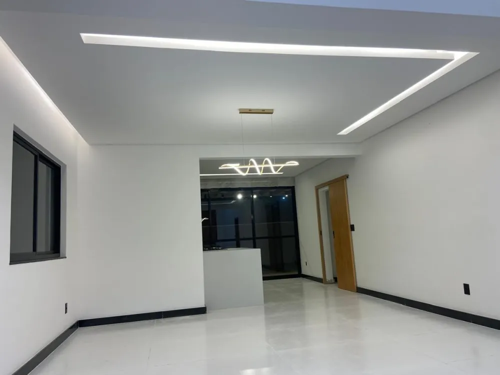 Casa, 3 quartos, 228 m² - Foto 2