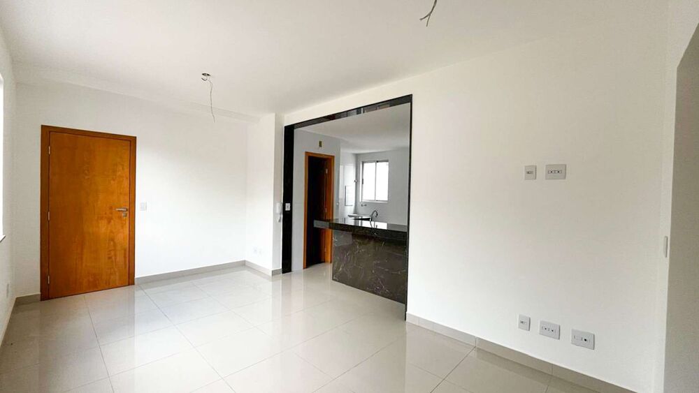 Apartamento à venda com 2 quartos, 65m² - Foto 2