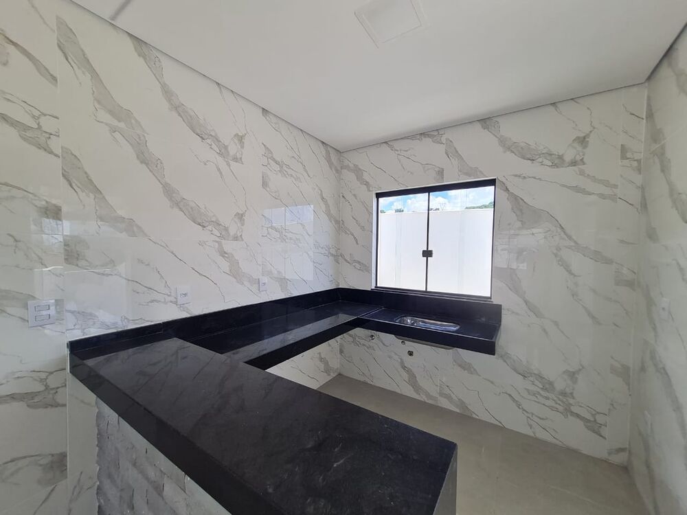 Casa à venda com 3 quartos, 180m² - Foto 3