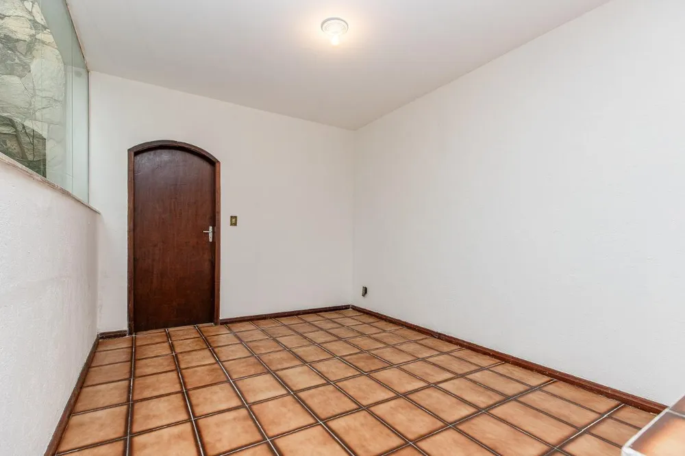 Casa, 4 quartos, 283 m² - Foto 2